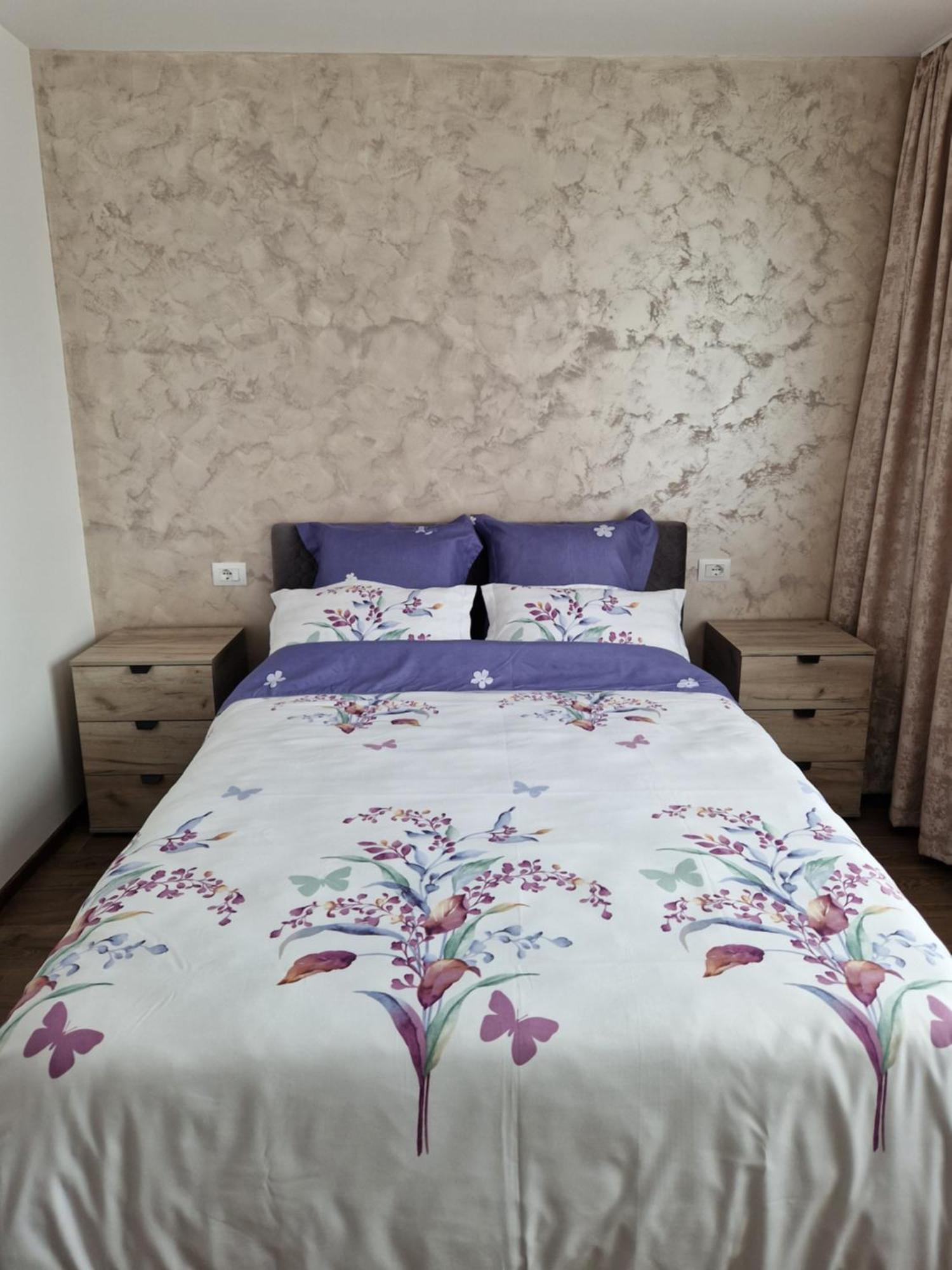 Downtown Apartment Римніку-Вилча Екстер'єр фото