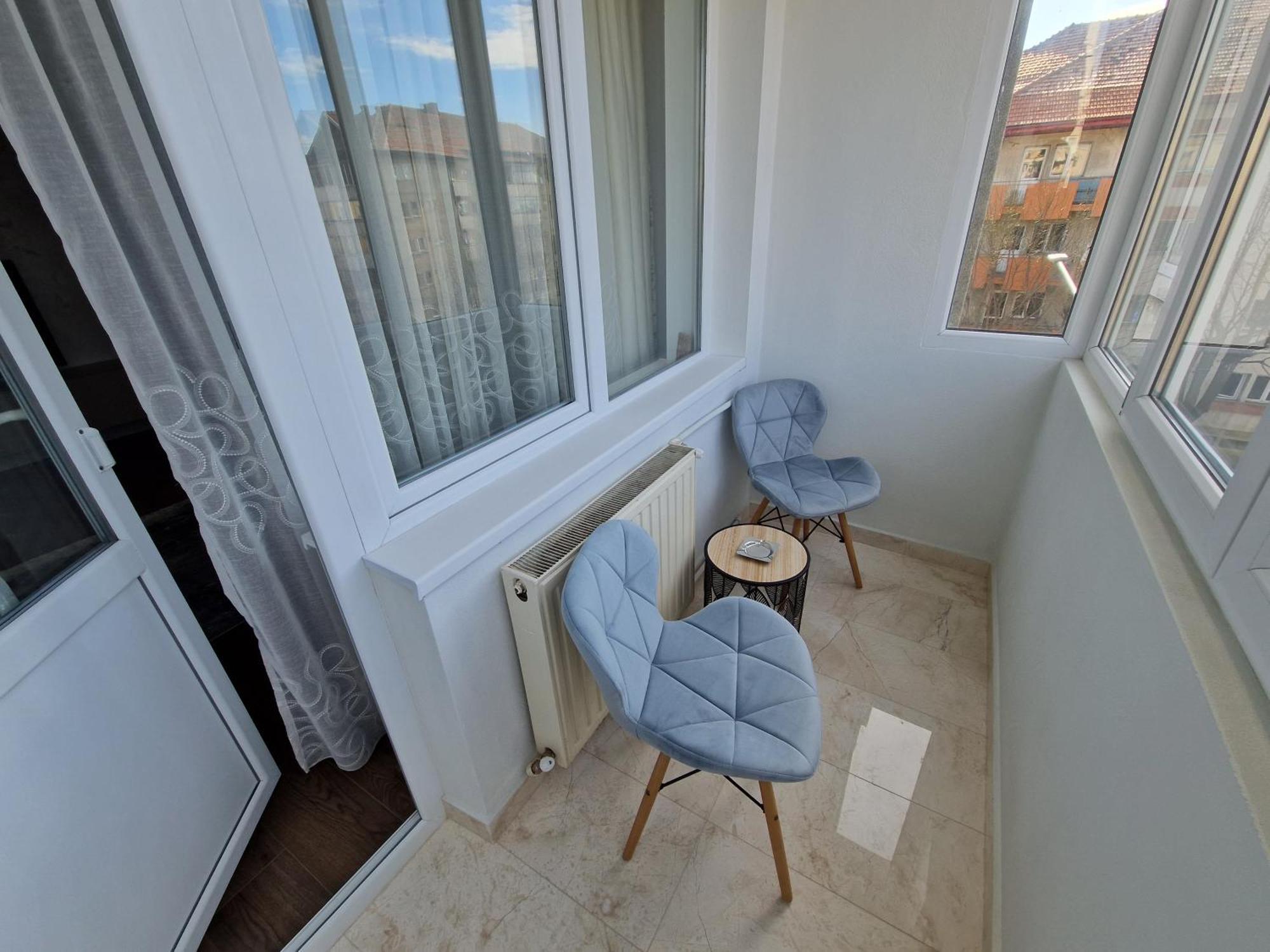 Downtown Apartment Римніку-Вилча Екстер'єр фото