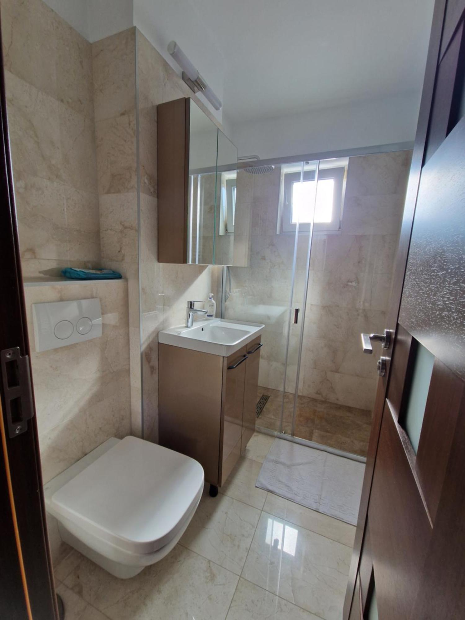Downtown Apartment Римніку-Вилча Екстер'єр фото