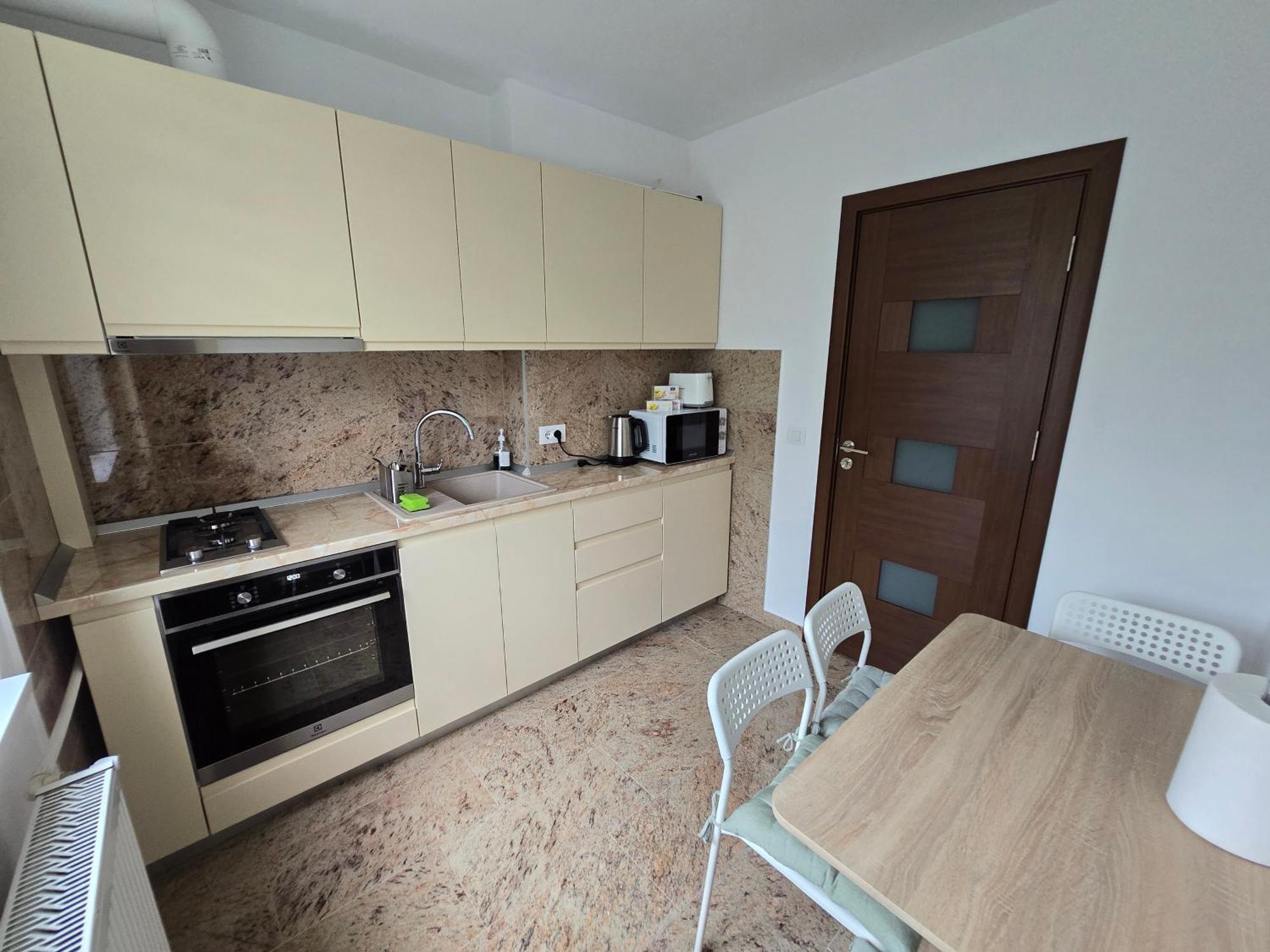 Downtown Apartment Римніку-Вилча Екстер'єр фото